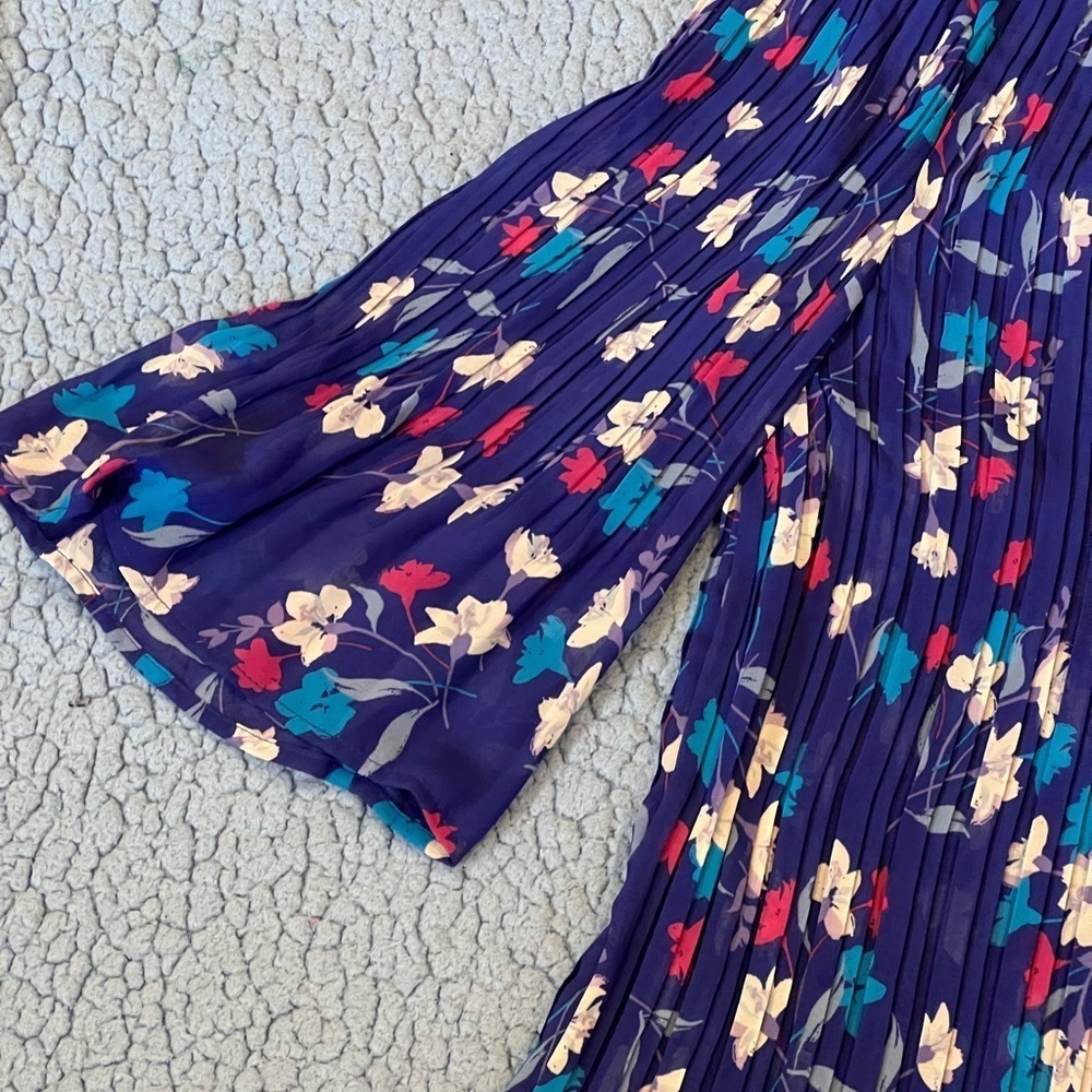 Woman Within Pleated Floral Beaded Neckline Blouse Plus Size Medium 14/16‎ - Picture 7 of 8